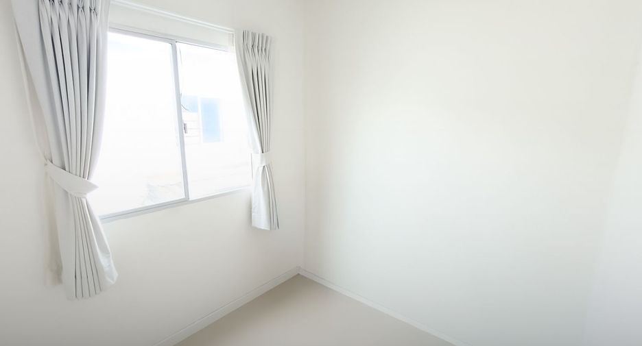 Casa adosada en venta de 3 habitaciones en Bang Phli, Samut Prakan