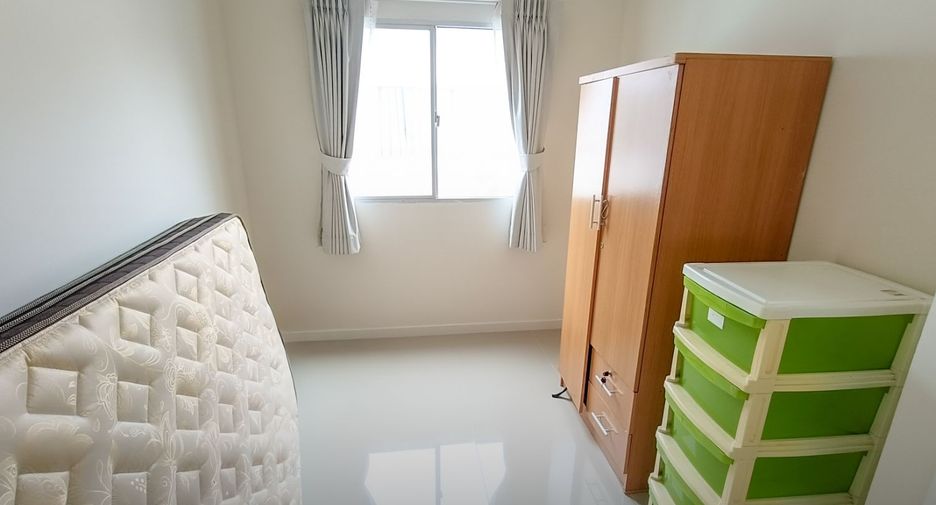 Casa adosada en venta de 3 habitaciones en Bang Phli, Samut Prakan