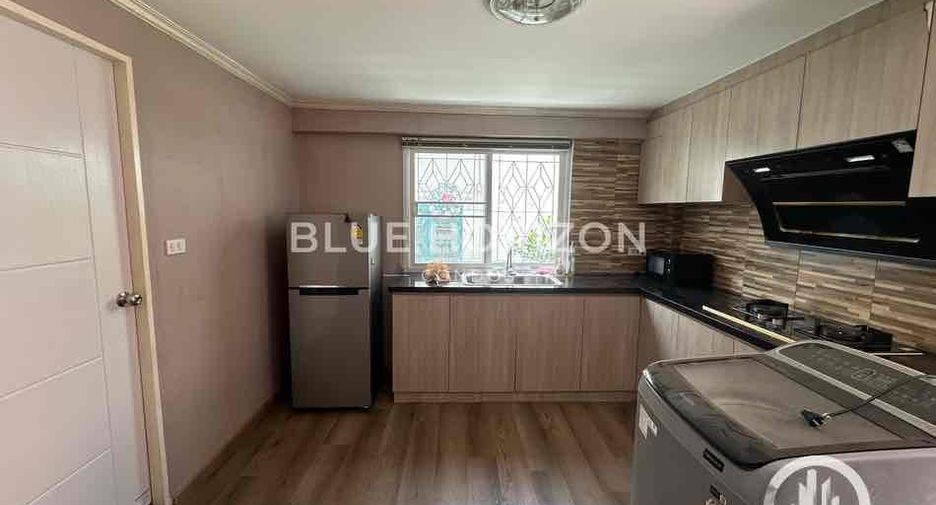 Haus zur Miete und zum Kauf mit 3 Zimmer in Bang Lamung, Chonburi