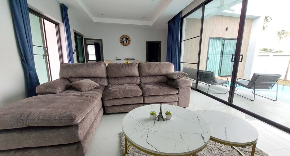 For rent 3 bedrooms villa in Bang Lamung, Chonburi