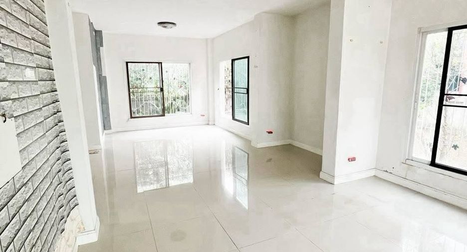 For sale 3 bedrooms house in San Sai, Chiang Mai