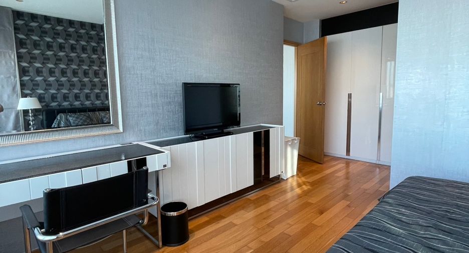 For rent and for sale 2 bedrooms condo in Khlong Toei, Bangkok