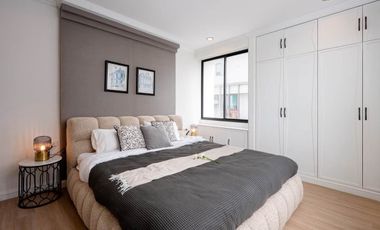 For sale 3 bedrooms condo in Khlong Toei, Bangkok