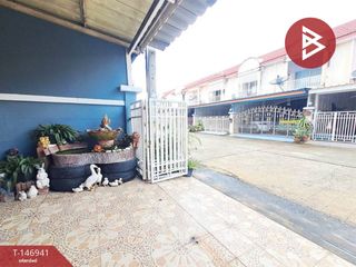 À vendre 3 chambres maison de ville à Lat Phrao, Bangkok