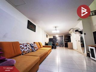 À vendre 3 chambres maison de ville à Lat Phrao, Bangkok