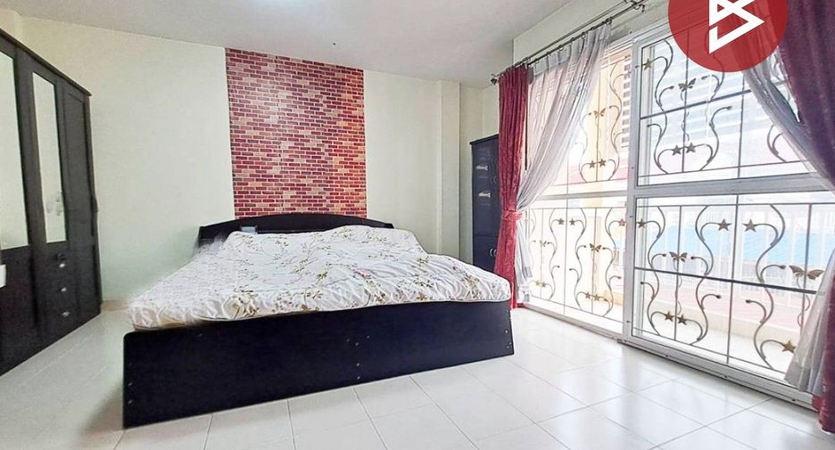 Casa adosada en venta de 3 habitaciones en Lat Phrao, Bangkok