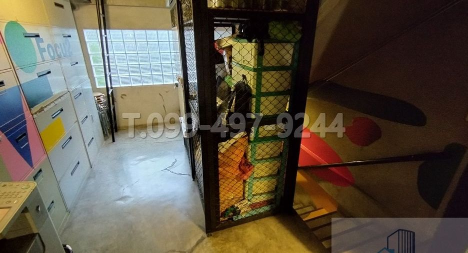 Продажа 6 спальни офис в Щанг Тхонгланг, Бангкок
