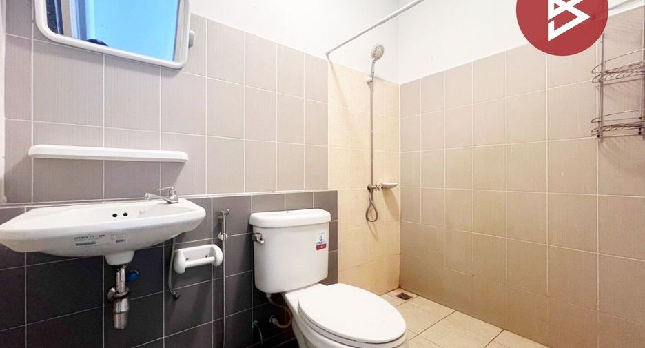 For sale 3 bedrooms townhouse in Mueang Chon Buri, Chonburi