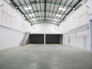出租 和 出售 2 卧室 仓库 在 Bang Lamung, Chon Buri