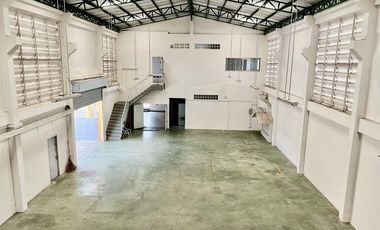 À louer et à vendre 2 chambres entrepôt à Bang Lamung, Chonburi