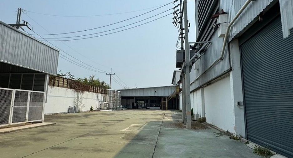 Аренда 4 спальни склад в Khao Yoi, Пхетбури