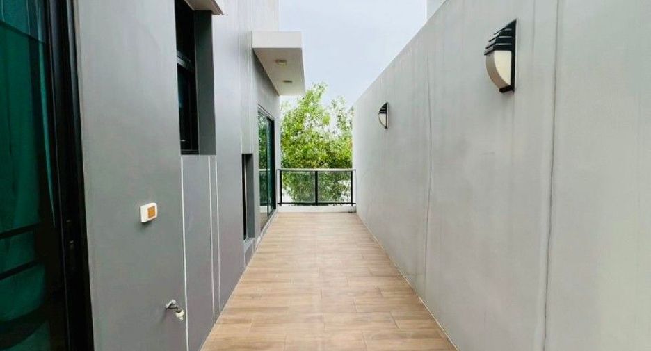 Casa en venta de 4 habitaciones en Bang Kapi, Bangkok