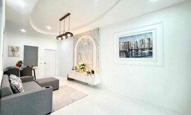 Reihenhaus zum Kauf mit 2 Zimmer in Bang Lamung, Chonburi