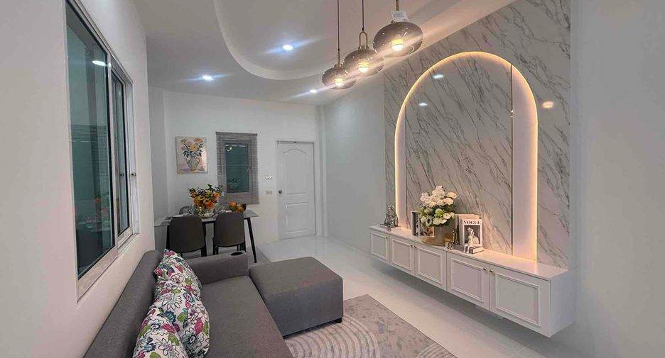 Reihenhaus zum Kauf mit 2 Zimmer in Bang Lamung, Chonburi