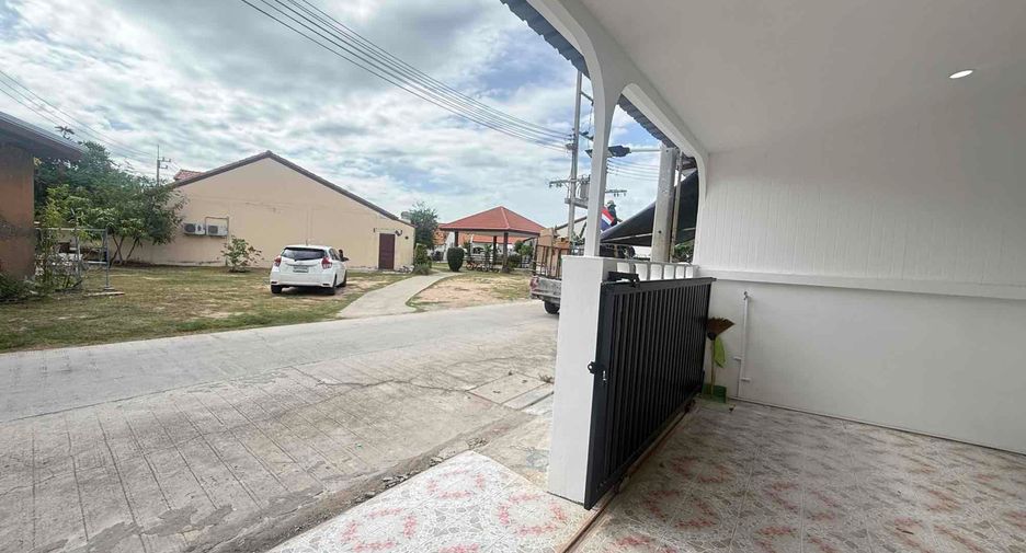Reihenhaus zum Kauf mit 2 Zimmer in Bang Lamung, Chonburi