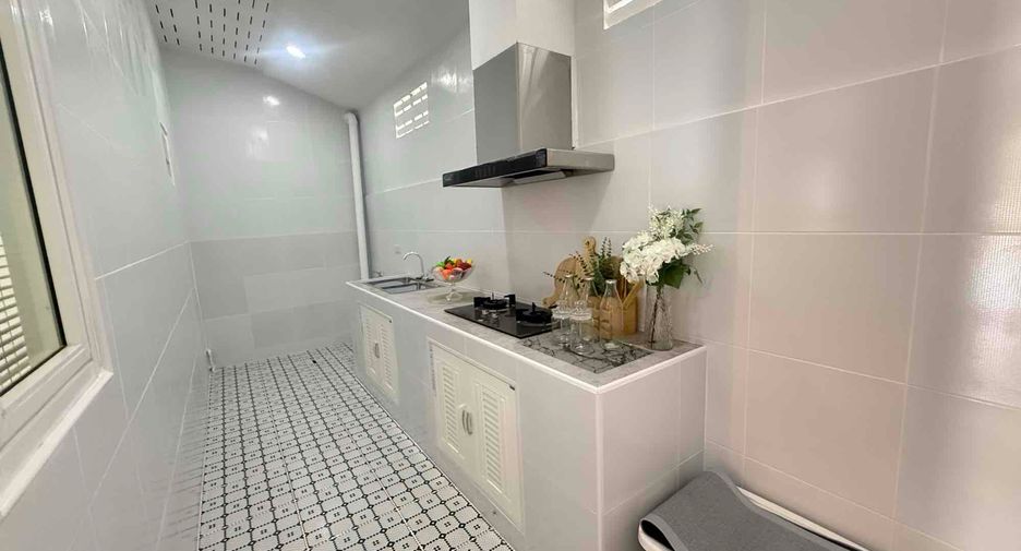 Reihenhaus zum Kauf mit 2 Zimmer in Bang Lamung, Chonburi
