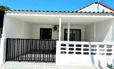 Reihenhaus zum Kauf mit 2 Zimmer in Bang Lamung, Chonburi