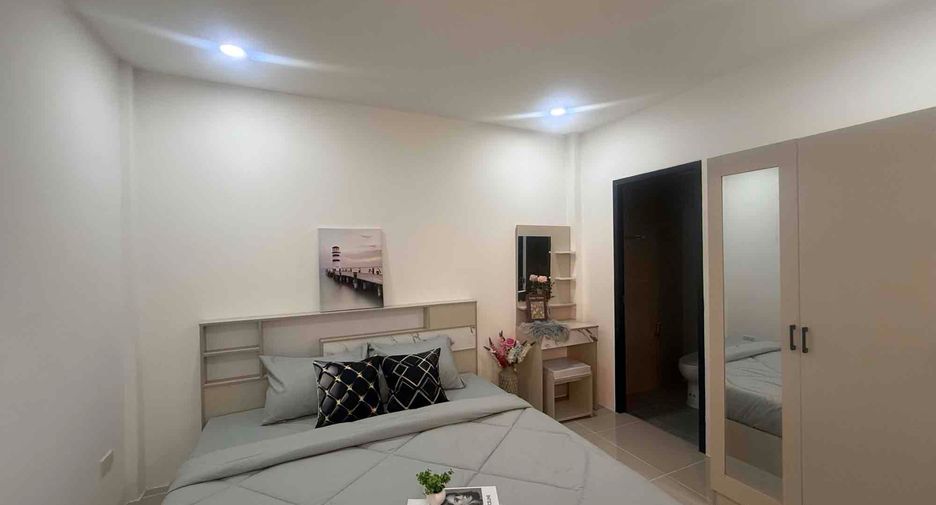 Reihenhaus zum Kauf mit 2 Zimmer in Bang Lamung, Chonburi