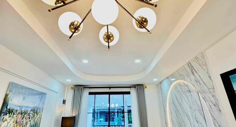 Reihenhaus zum Kauf mit 2 Zimmer in Bang Lamung, Chonburi
