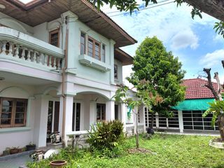 For sale 6 bedrooms house in Mueang Nonthaburi, Nonthaburi