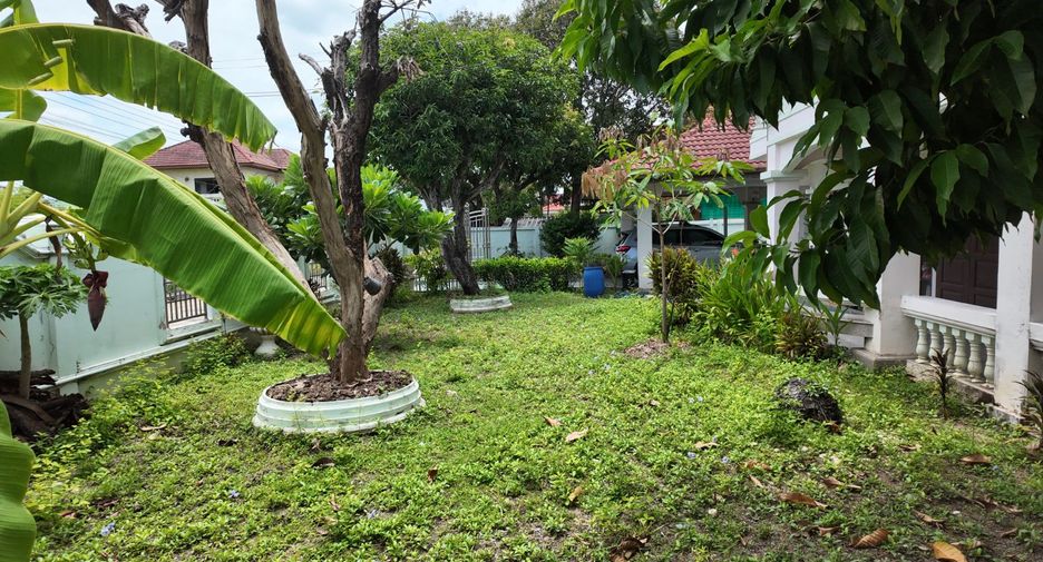 For sale 6 bedrooms house in Mueang Nonthaburi, Nonthaburi