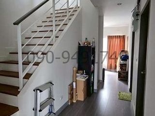Casa adosada en alquiler de 4 habitaciones en Lat Krabang, Bangkok