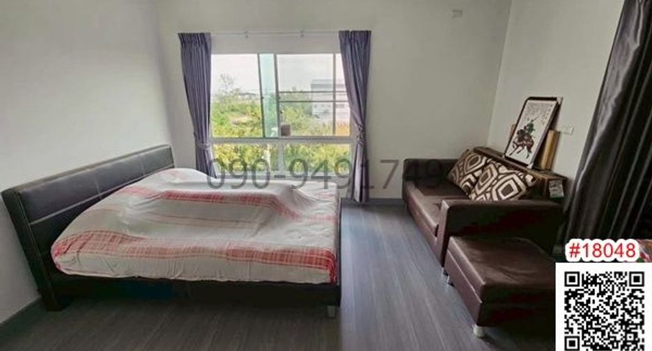 Casa adosada en alquiler de 4 habitaciones en Lat Krabang, Bangkok