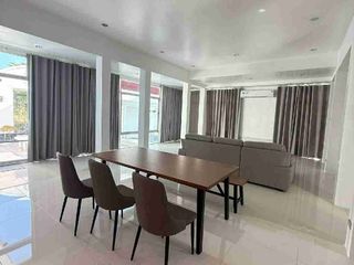 Villa en alquiler de 6 habitaciones en Bang Lamung, Chonburi