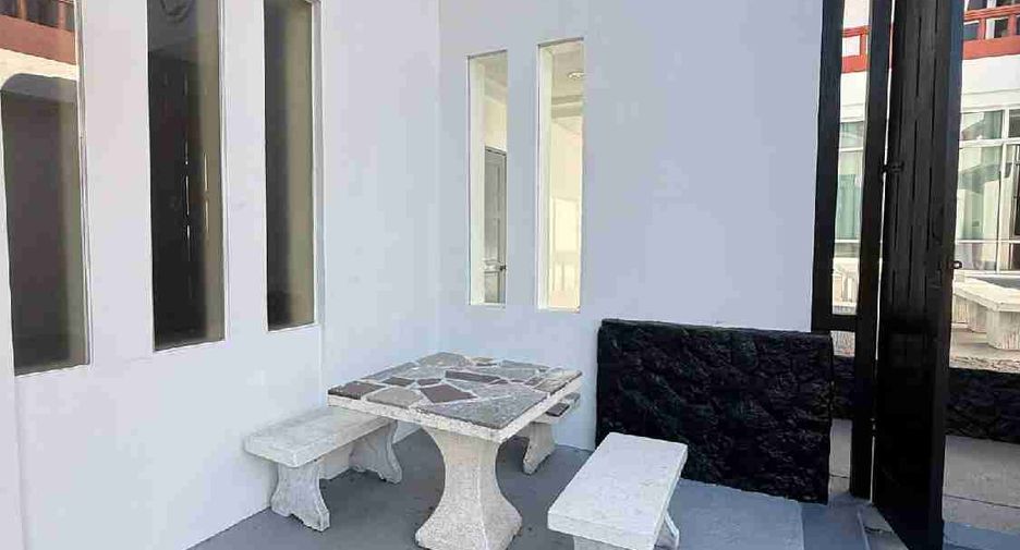 Villa en alquiler de 6 habitaciones en Bang Lamung, Chonburi
