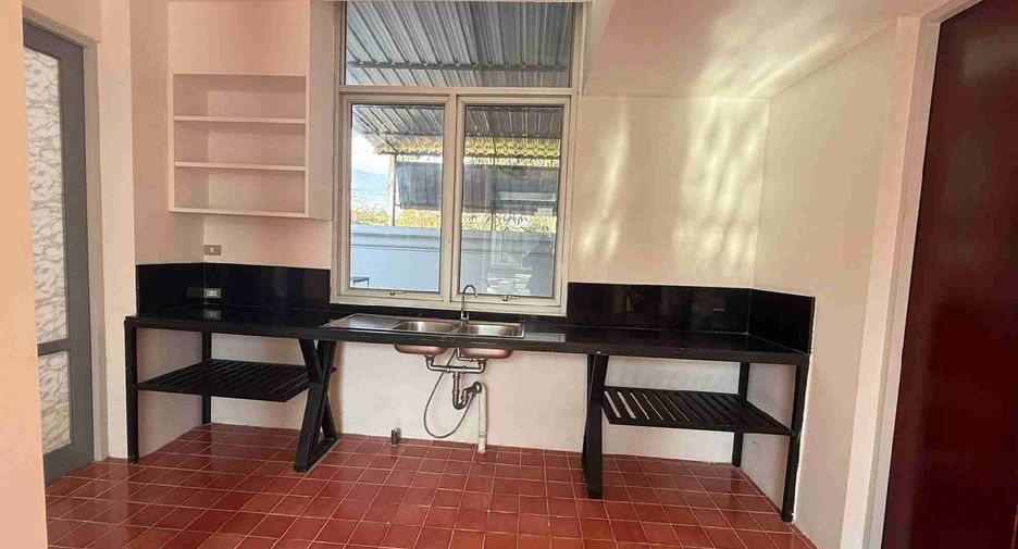Villa en alquiler de 6 habitaciones en Bang Lamung, Chonburi