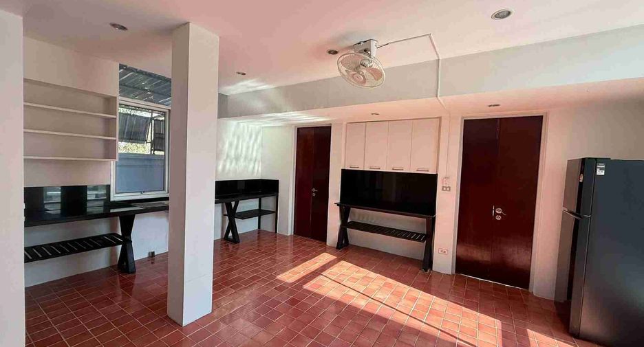 Villa en alquiler de 6 habitaciones en Bang Lamung, Chonburi