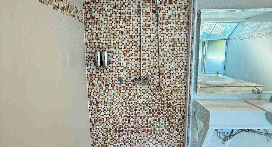 Villa en alquiler de 6 habitaciones en Bang Lamung, Chonburi