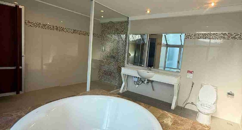 Villa en alquiler de 6 habitaciones en Bang Lamung, Chonburi