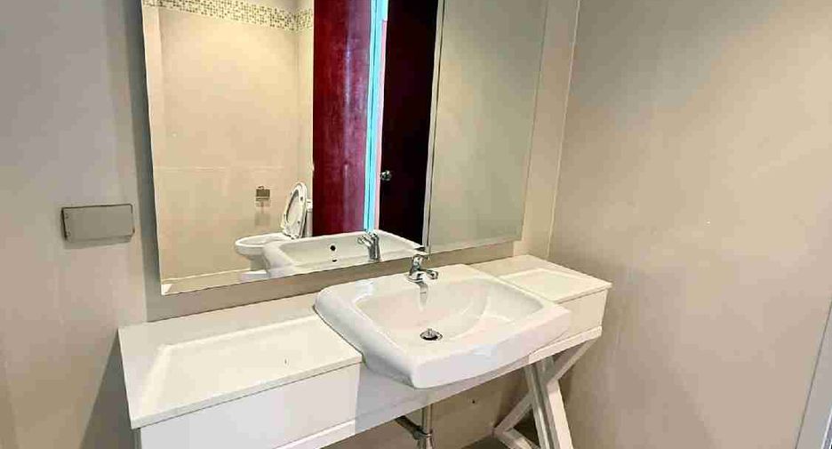 Villa en alquiler de 6 habitaciones en Bang Lamung, Chonburi