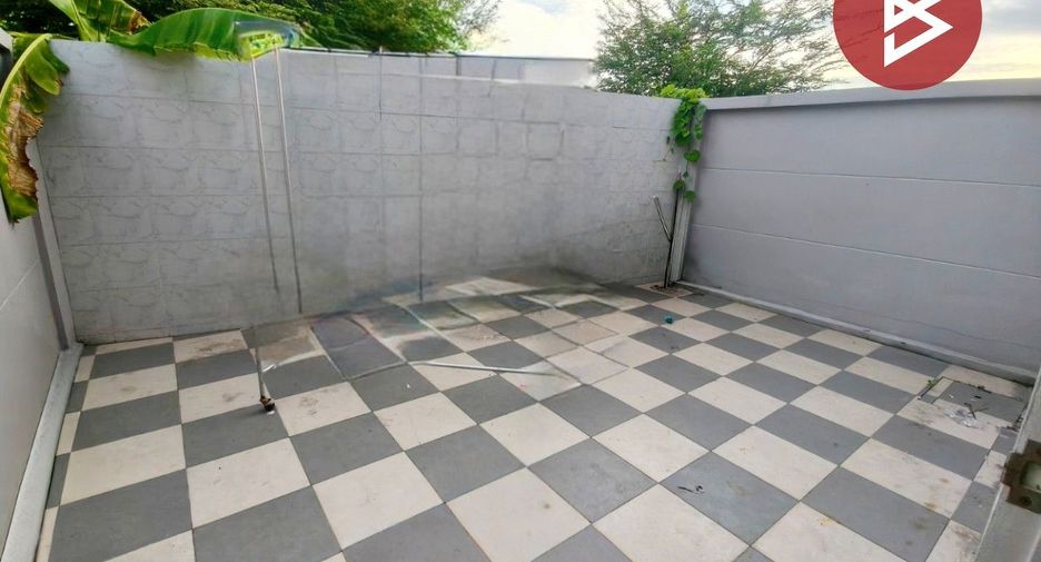 出售 2 卧室 联排别墅 在 Phanat Nikhom, Chon Buri