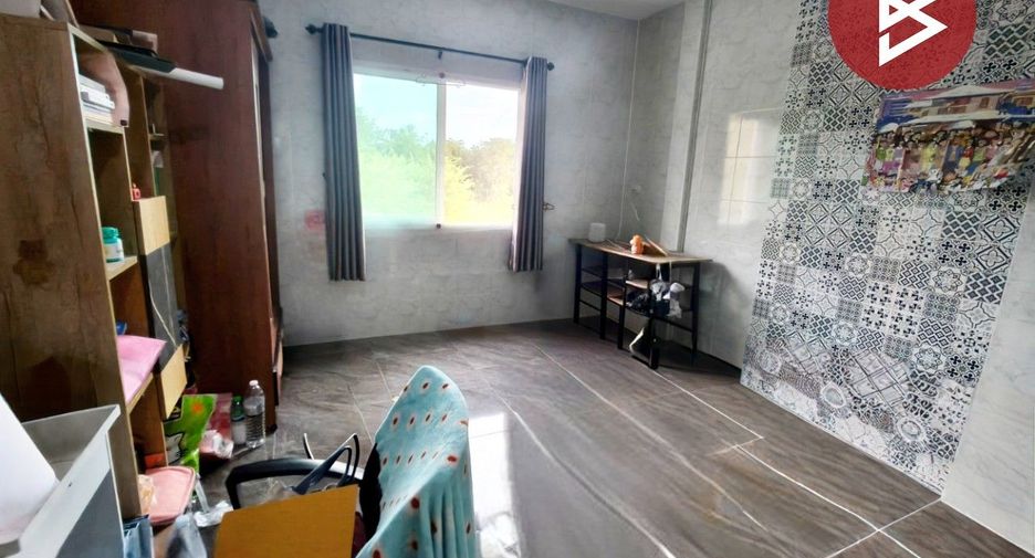 出售 2 卧室 联排别墅 在 Phanat Nikhom, Chon Buri