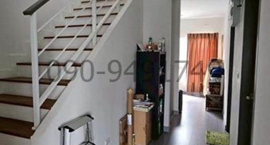 For sale 4 bedrooms townhouse in Lat Krabang, Bangkok