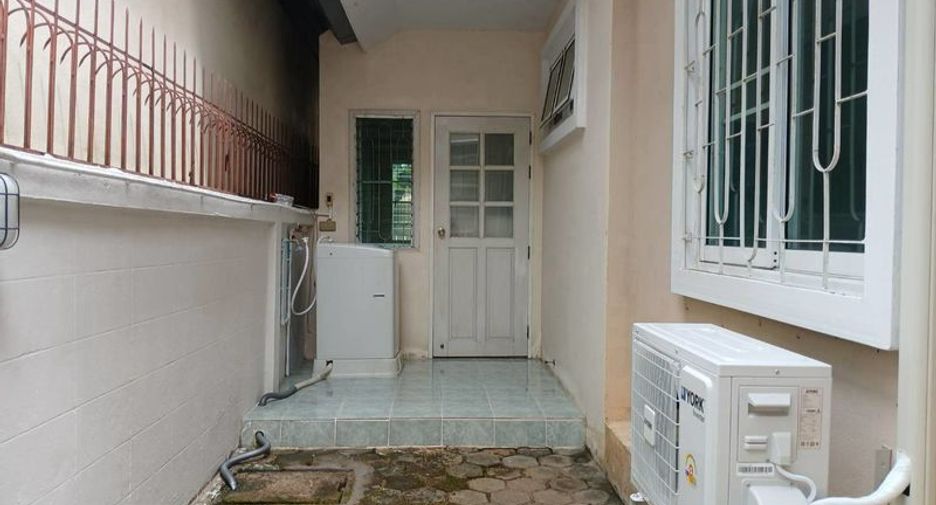 For rent 4 bedrooms house in Mueang Chiang Mai, Chiang Mai