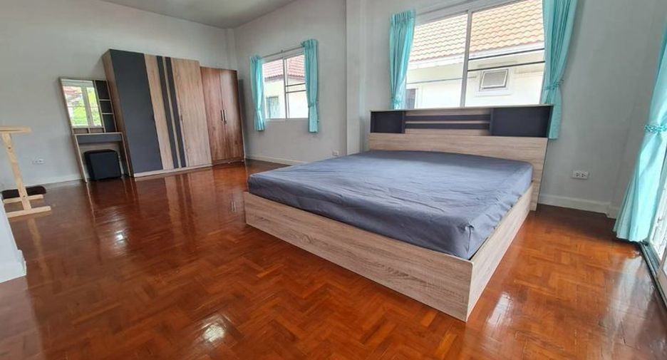 For rent 4 bedrooms house in Mueang Chiang Mai, Chiang Mai