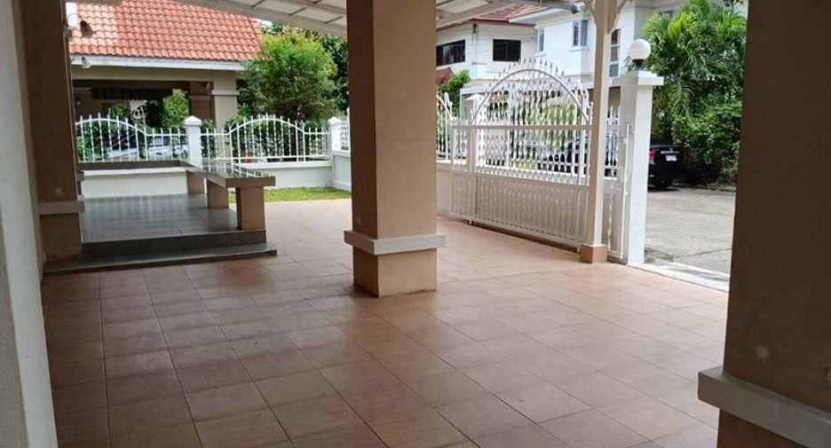 For rent 4 bedrooms house in Mueang Chiang Mai, Chiang Mai