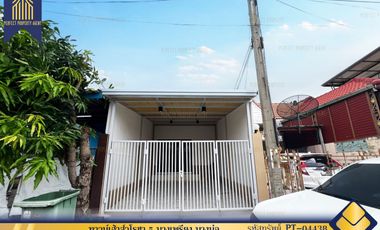 À vendre 2 chambres maison de ville à Bang Bo, Samut Prakan