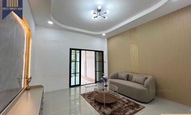 À vendre 2 chambres maison de ville à Bang Bo, Samut Prakan