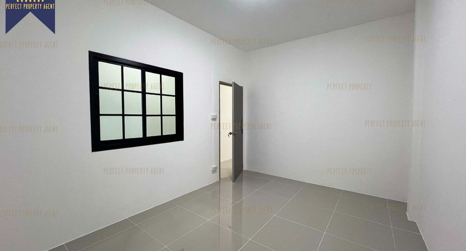 À vendre 2 chambres maison de ville à Bang Bo, Samut Prakan