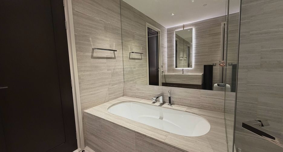 À louer et à vendre 1 chambre condo à Khlong Toei, Bangkok