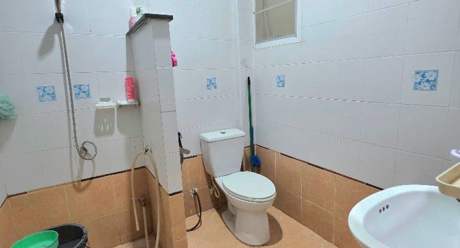 Продажа 2 спальни таунхаус в Si Racha, Чонбури