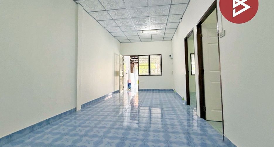 Casa adosada en venta de 2 habitaciones en Mueang Lop Buri, Lopburi