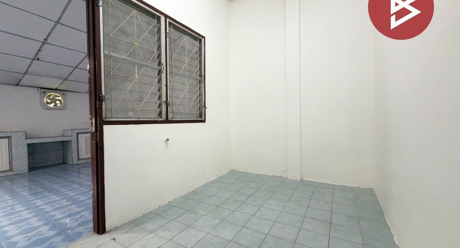 Casa adosada en venta de 2 habitaciones en Mueang Lop Buri, Lopburi