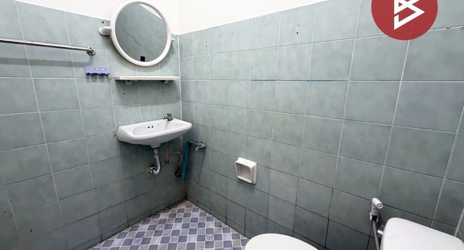 Casa adosada en venta de 2 habitaciones en Mueang Lop Buri, Lopburi