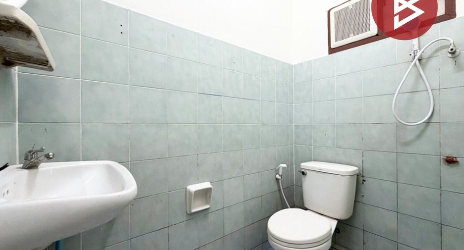 Casa adosada en venta de 2 habitaciones en Mueang Lop Buri, Lopburi