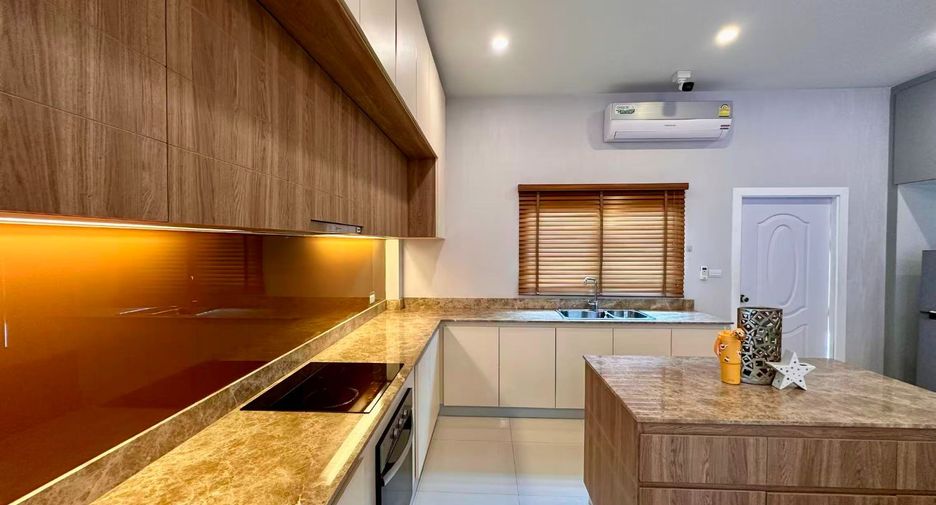 For sale 3 bedrooms house in Huay Yai, Pattaya